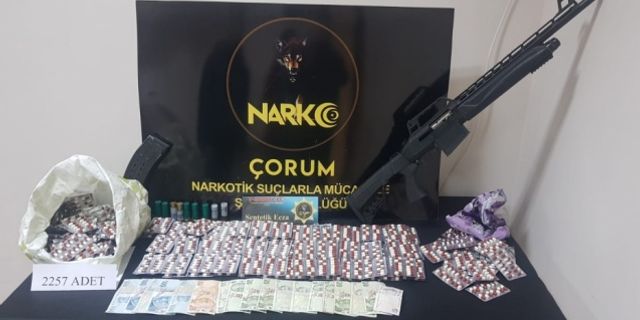 Çorum'daki uyuşturucu operasyonunda gözaltına alınan 4 kişi tutuklandı