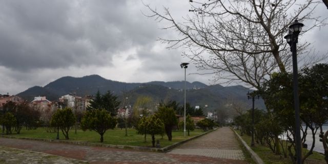 Espiye Belediyesi sahil kesimde çevre düzenleme çalışmaları başattı