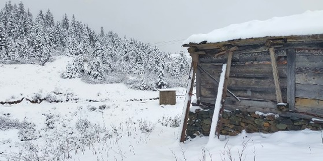 Rize’de Yaylalarında Kar Kalınlığı 20 Santimetrenin Üzerine Çıktı