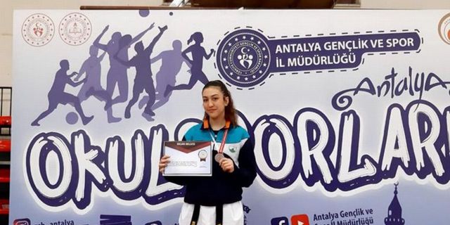 Bursa Osmangazili taekwondocudan bronz madalya