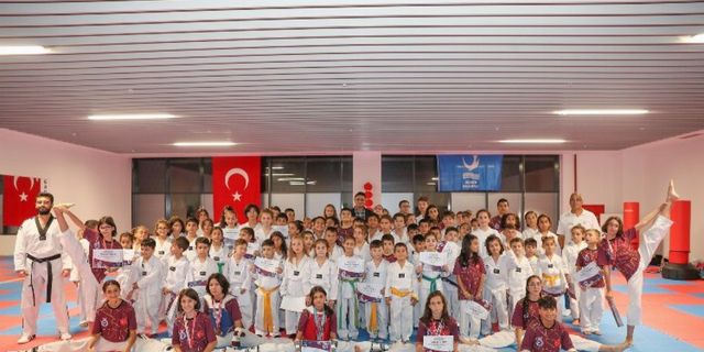 İzmir Aliağa'da başarılı sporculara sertifika