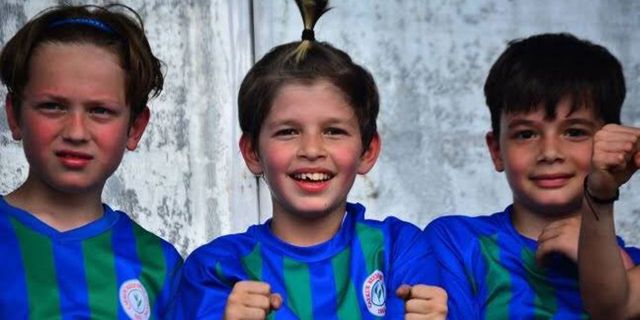 Çaykur Rizespor 16 Yaşından Küçük Taraftarlarla Ailelerine Gençlerbirliği Maçını Ücretsiz Yaptı