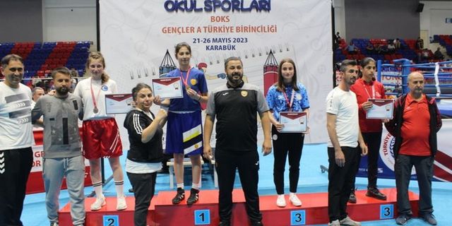 Rizeli Kadın Boksörlerden Büyük Başarı