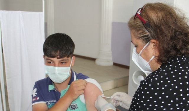 Sinop'ta randevusuz Kovid-19 aşı merkezi ilgi görüyor