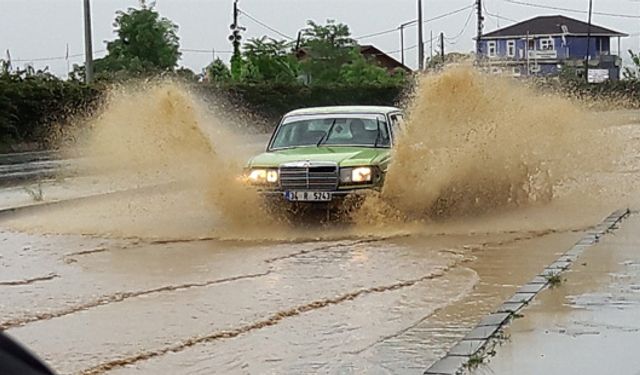 Meteoroloji Rize, Artvin, Trabzon'u uyardı: Kuvvetli yağış bekleniyor