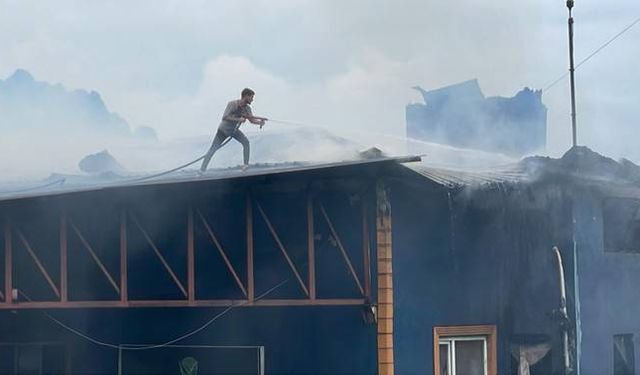 Rize'de çay fabrikasında çıkan yangında bir kişi dumandan etkilendi