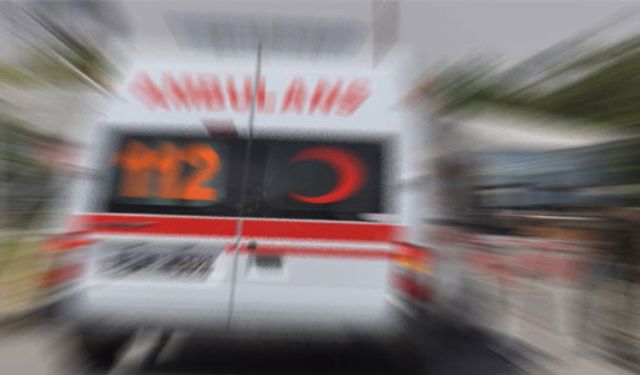 Rize'de ambulans ile otomobilin çarpıştığı kazada 6 kişi yaralandı