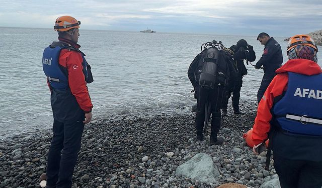 Ardeşende denizde kaybolan kadını arama çalışmaları devam ediyor