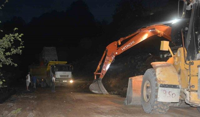 Ordu’daki yol çalışmasında patlatılan dinamit Karadeniz-Akdeniz bağlantı yolunu 8 saat trafiğe kapattı