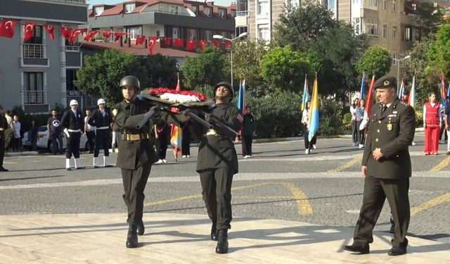 İstanbul - Avcılar’da gazilerden Türk bayraklı yürüyüş