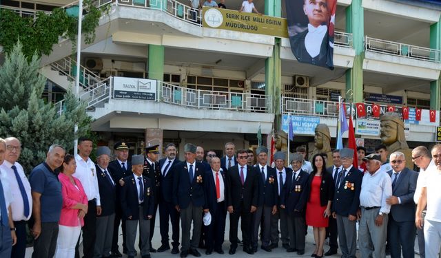 Törende fenalaşan öğrenci yere düşüp, başını çarptı