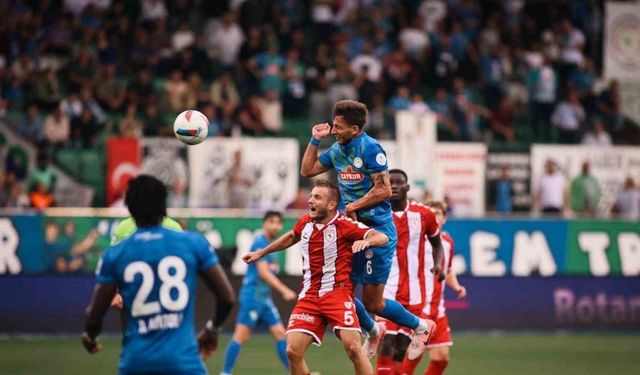 Trendyol Süper Lig: Çaykur Rizespor: 0 - Samsunspor:0 (İlk yarı)