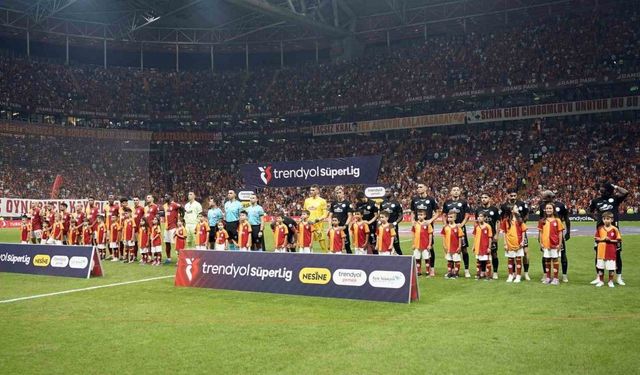 Trendyol Süper Lig: Galatasaray: 1 - Çaykur Rizespor: 0 (Maç devam ediyor)