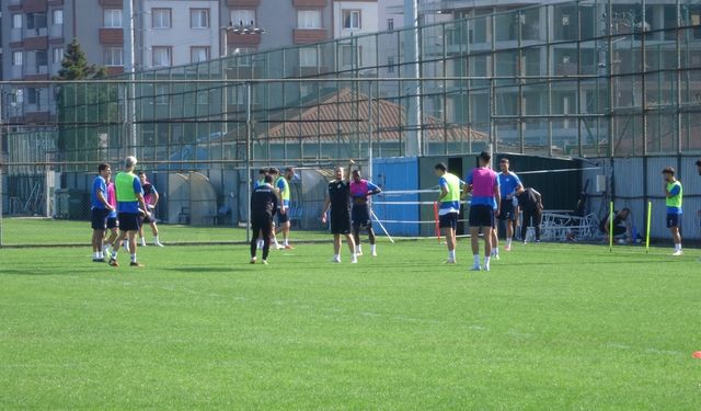 Çaykur Rizespor Teknik Direktörü İlhan Palut: Antalyaspor maçıyla tabiri caizse nefes aldık