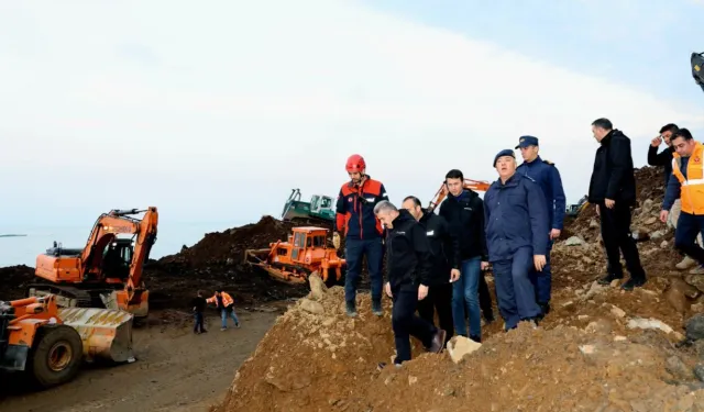 Artvin'de heyelan: Toprak altında 4 kişinin cansız bedenine ulaşıldı