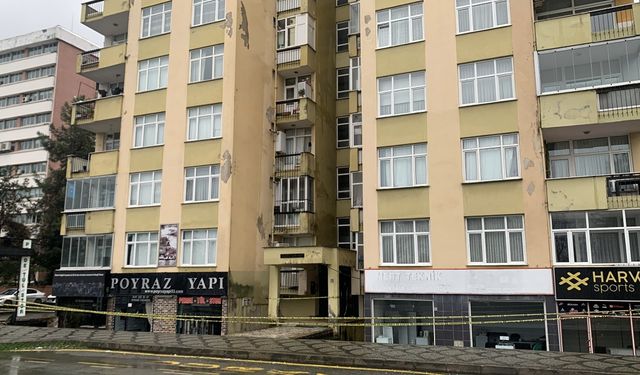 Rize'de tahliye edilen 8 katlı apartman mühürlendi