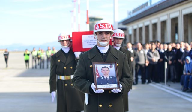 Şehit Teğmen Kalyoncu'nun cenazesi, Rize'ye getirildi