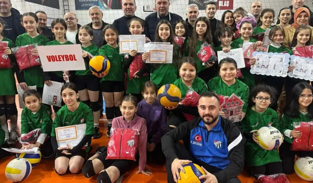 Artvinspor Kadın Voleybol Takımı 1 yaşında