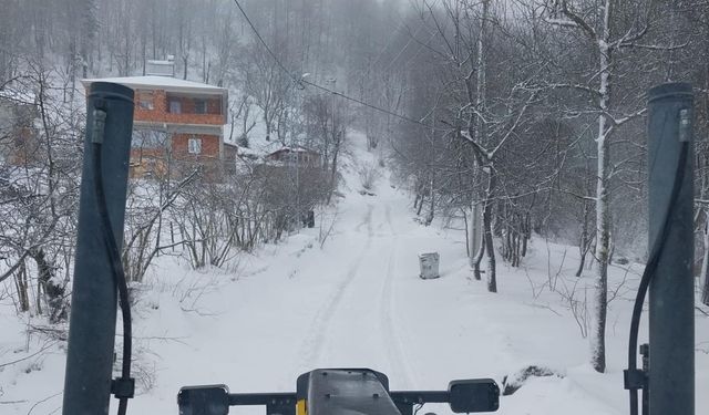 Doğu Karadeniz’de 141 köy ve mahalle yolu kardan kapandı