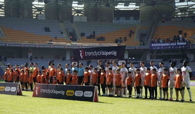 Trendyol Süper Lig: Başakşehir: 0 - Çaykur Rizespor: 0 (Maç devam ediyor)