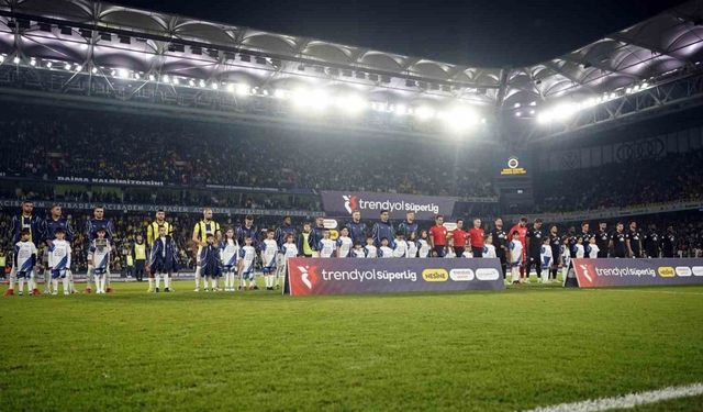 Trendyol Süper Lig: Fenerbahçe: 0 - Çaykur Rizespor: 2 (Maç devam ediyor)