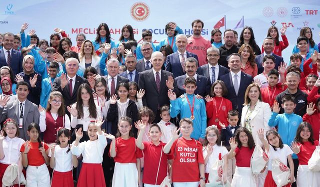 Rize Boğaz Ortaokulu "7 Bölgeden 7 Şarkı" projesinde