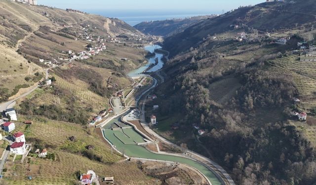 Trabzon'da selin izleri siliniyor, kayıp kişi aranıyor (3)