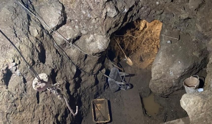 Gümüşhane'de define aramak için evde 12 metre derinliğinde tünel kazan 7 zanlı suçüstü yakalandı