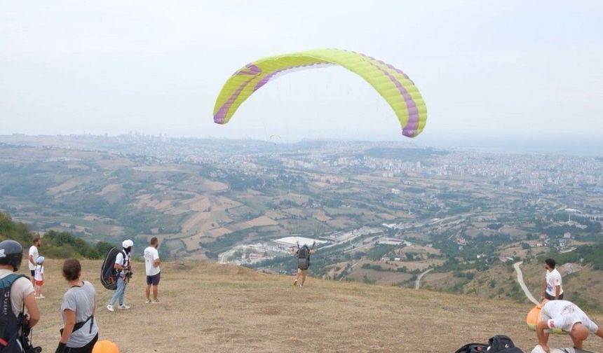 Yamaç Paraşütü Karadeniz Bölgesi Hedef Yarışması heyecanı