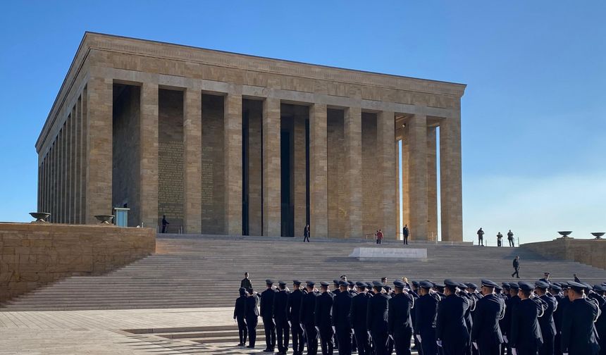 Emniyet teşkilatı üyeleri, Anıtkabir'i ziyaret etti