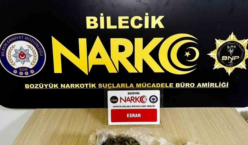 Otobüste 833 gram esrar maddesi ile yakalandı