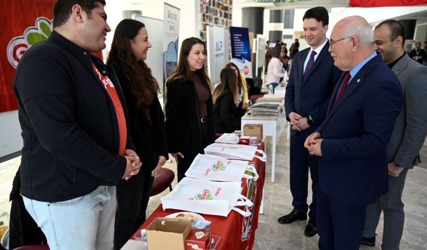 Uşak Üniversitesi Kariyer Günü’24 yoğun ilgi gördü