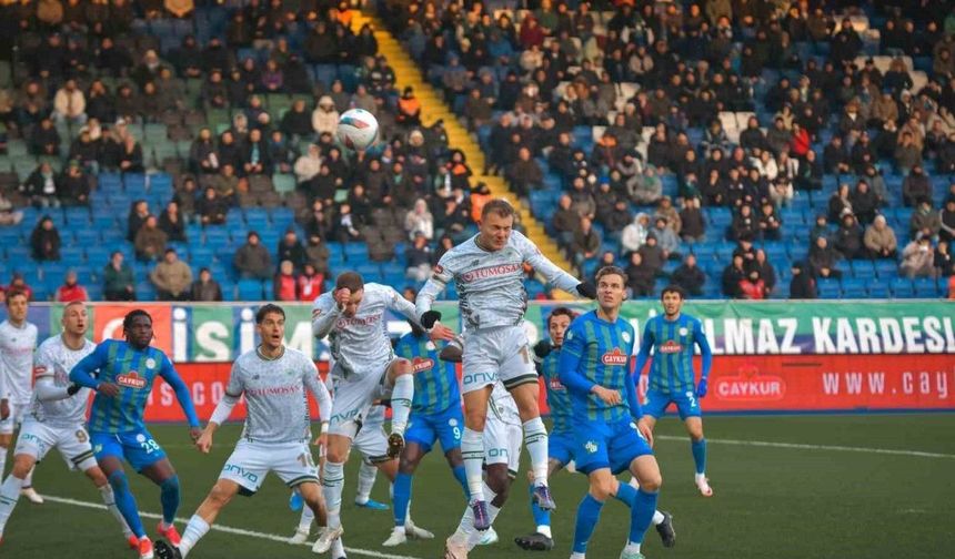 Trendyol Süper Lig: Çaykur Rizespor: 1 - Konyaspor: 0 (İlk yarı)