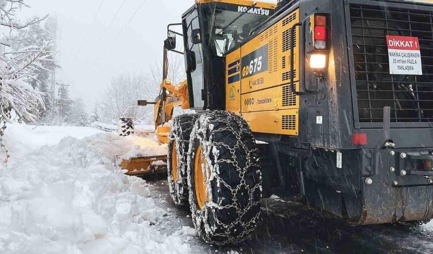 Doğu Karadeniz’de kış: Bin 362 mahalle ve köy yolu ulaşıma kapandı