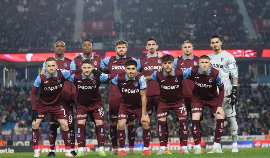 Trendyol Süper Lig: Trabzonspor: 0 - Eyüpspor: 0 (İlk yarı)