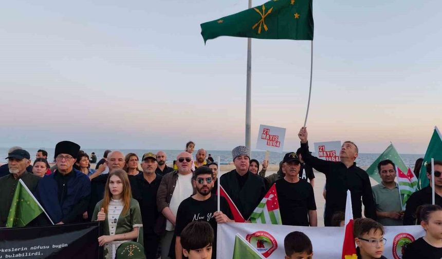 Çerkesler Karadeniz’de yitirdikleri atalarını Akdeniz’de andılar