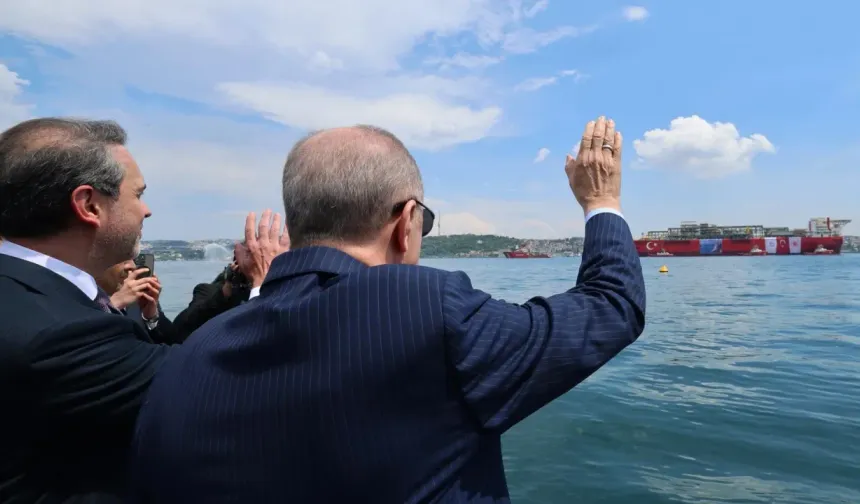 'Osman Gazi' Karadeniz'e uğurlandı