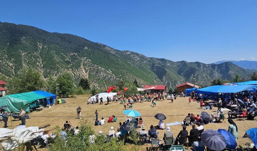 Artvin'de karakucak güreşleri düzenlendi