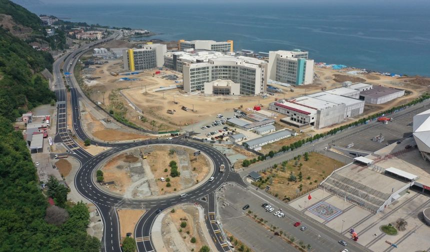 Bakan Uraloğlu: Trabzon Şehir Hastanesi kavşağını 20 günde tamamlayıp hizmete açtık