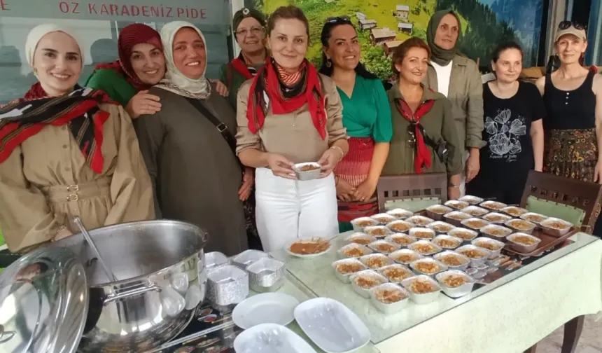 Trabzonlular Derneğinden  aşure ikramı