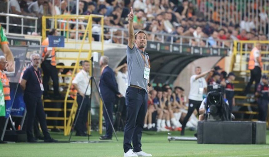 Trendyol Süper Lig: Corendon Alanyaspor: 0 - Çaykur Rizespor: 0 (İlk yarı)
