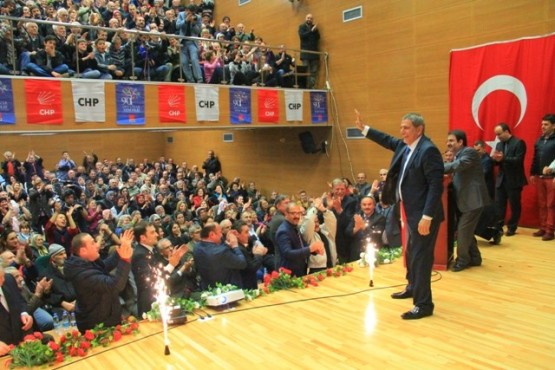 CHP Ardeşen'de Gövde Gösterisi Yaptı