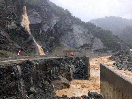 Şiddetli Yağmur Rize'yi Esir Aldı. Onlarca Ev Boşaltıldı